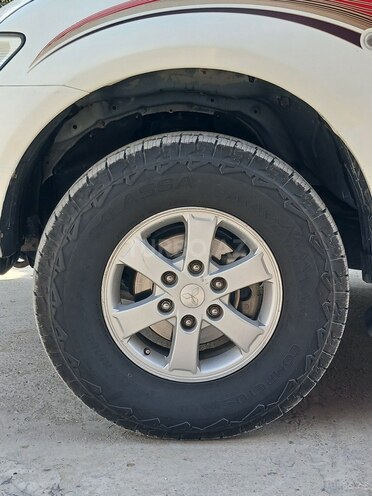 Mitsubishi L200 2010, 228,000 km - 2.5 l - Bakı