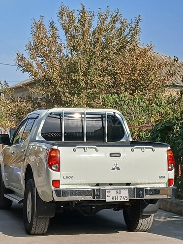 Mitsubishi L200 2010, 228,000 km - 2.5 l - Bakı