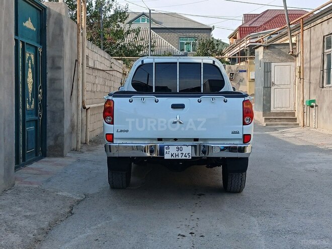 Mitsubishi L200 2010, 228,000 km - 2.5 l - Bakı