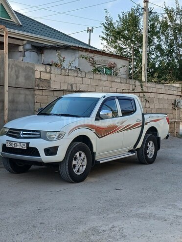 Mitsubishi L200 2010, 228,000 km - 2.5 l - Bakı