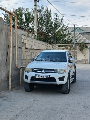 Mitsubishi L200 2010, 228,000 km - 2.5 l - Bakı