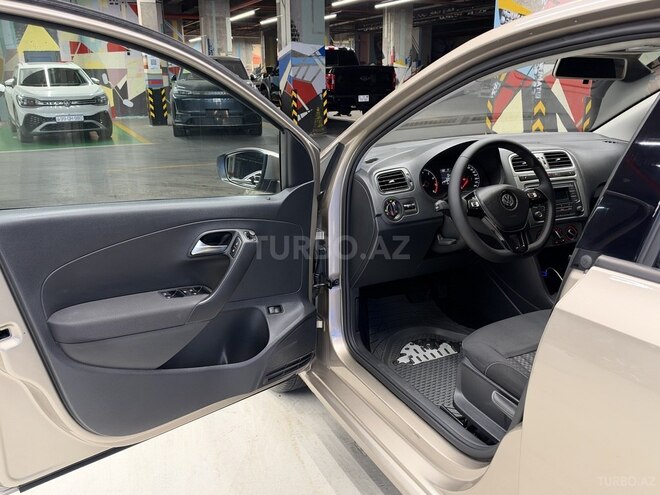 Volkswagen Polo 2019, 233,000 km - 1.6 l - Bakı
