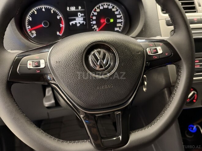 Volkswagen Polo 2019, 233,000 km - 1.6 l - Bakı