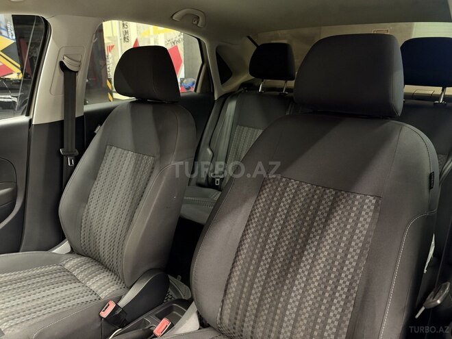 Volkswagen Polo 2019, 233,000 km - 1.6 l - Bakı