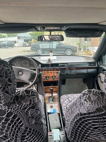 Mercedes 200 E 1990, 356,000 km - 2.0 l - Quba