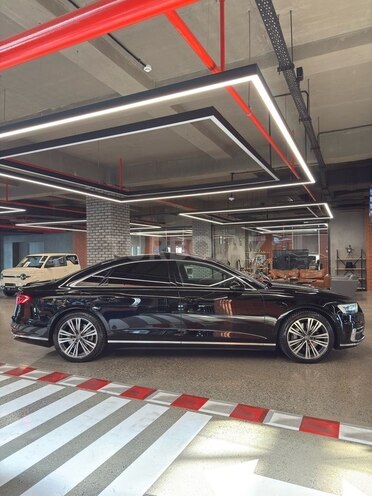 Audi A8 2018, 215,700 km - 3.0 l - Bakı