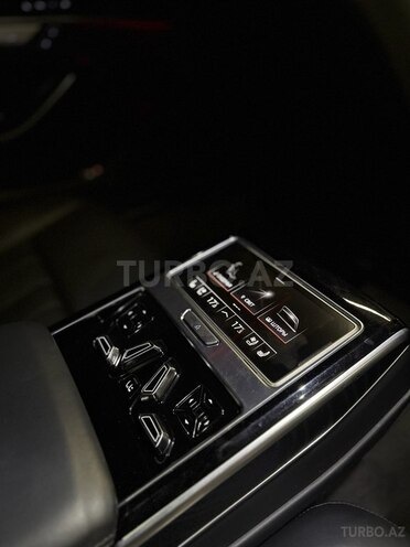 Audi A8 2018, 215,700 km - 3.0 l - Bakı