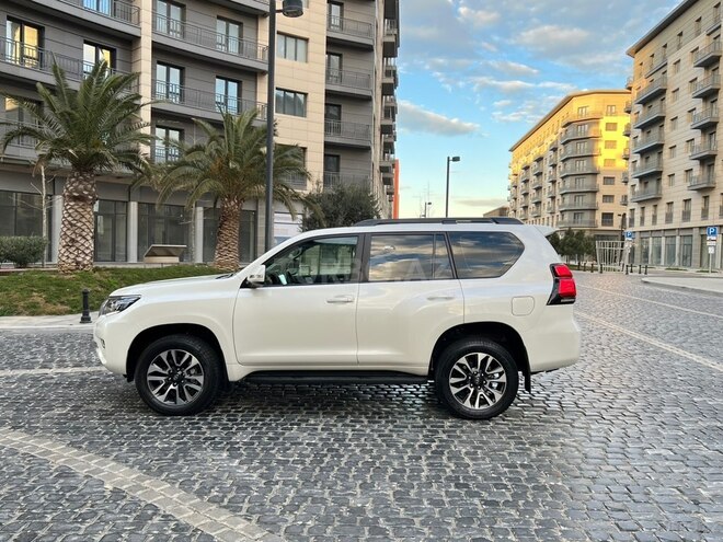 Toyota Land Cruiser Prado 2022, 70,000 km - 2.8 l - Bakı