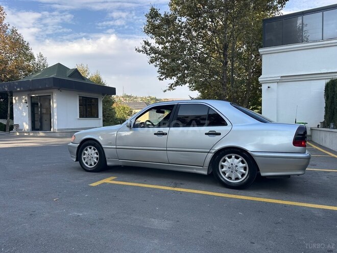 Mercedes C 200 2000, 433,167 km - 2.2 l - Şamaxı