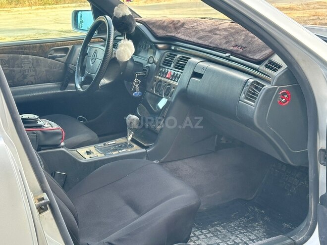 Mercedes E 230 1996, 273,500 km - 2.3 l - Sumqayıt