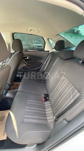 Volkswagen Polo 2018, 115,000 km - 1.6 л - Bakı