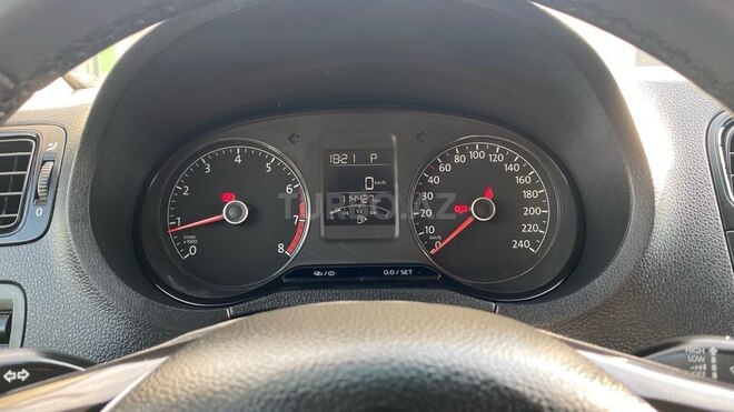 Volkswagen Polo 2018, 115,000 km - 1.6 л - Bakı