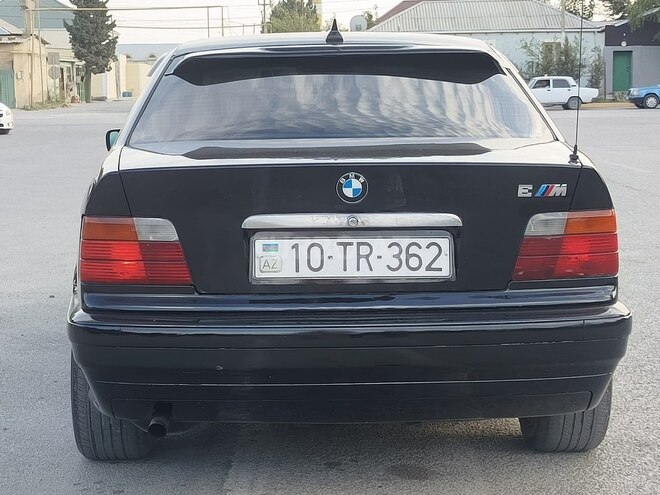 BMW 318 1994, 215,000 km - 1.8 l - Sumqayıt