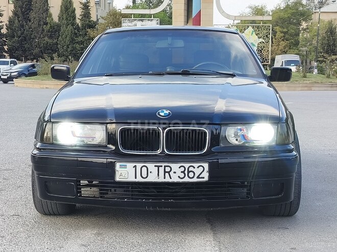 BMW 318 1994, 215,000 km - 1.8 l - Sumqayıt