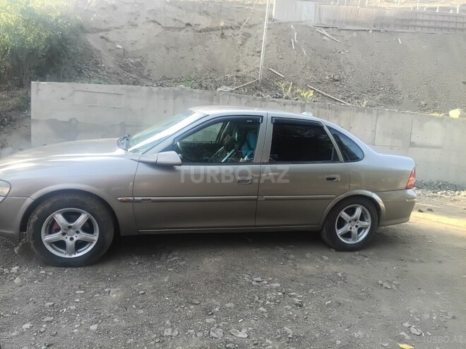 Opel Vectra 1996, 350,000 km - 1.8 л - Yardımlı