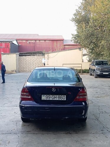 Mercedes C 220 2001, 296,000 km - 2.1 л - Sabirabad