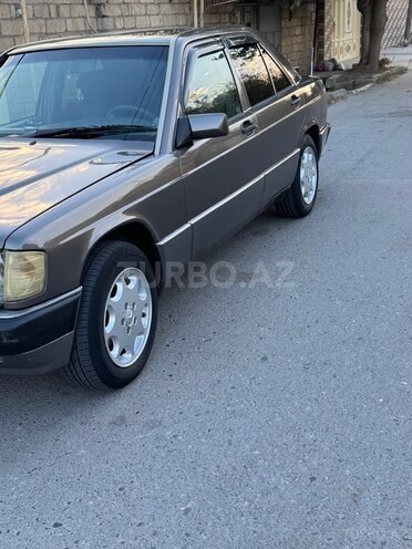 Mercedes 190 1992, 256,000 km - 2.3 l - Sabirabad