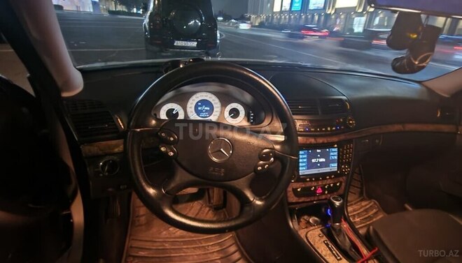 Mercedes E 220 2006, 364,000 km - 2.2 l - Bakı