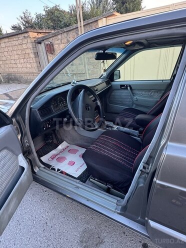 Mercedes 190 1992, 256,000 km - 2.3 l - Sabirabad