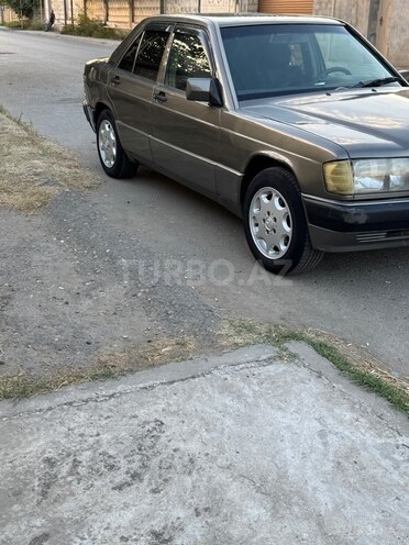 Mercedes 190 1992, 256,000 km - 2.3 l - Sabirabad