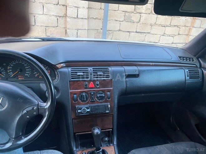 Mercedes E 240 1998, 383,472 km - 2.4 l - Bakı