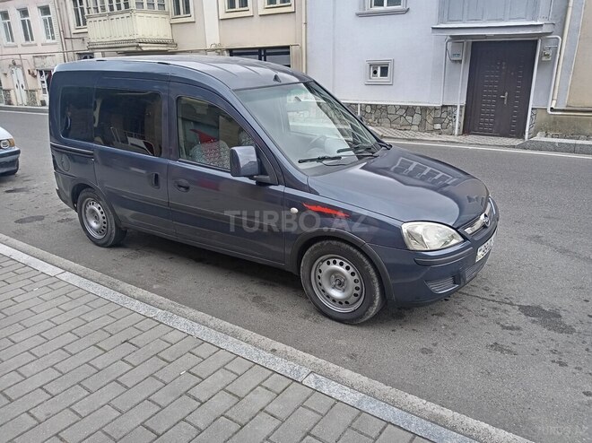 Opel Combo 2007, 300,774 km - 1.3 l - Quba
