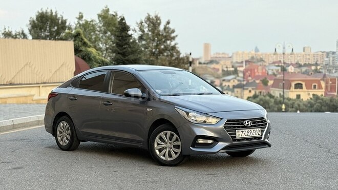Hyundai Accent 2018, 300,000 km - 1.4 l - Bakı