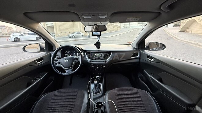 Hyundai Accent 2018, 300,000 km - 1.4 l - Bakı