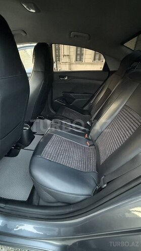 Hyundai Accent 2018, 300,000 km - 1.4 l - Bakı