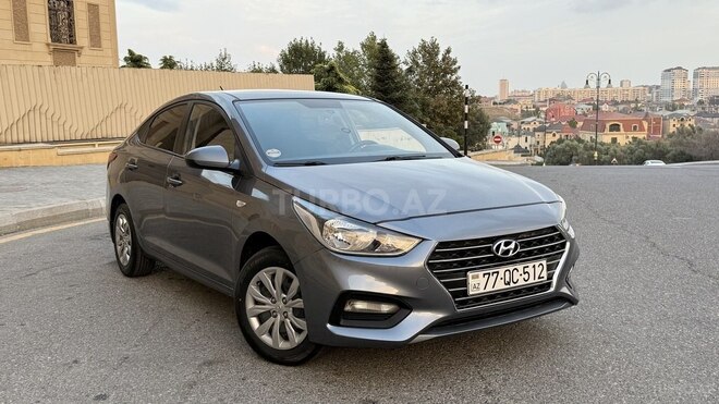Hyundai Accent 2018, 300,000 km - 1.4 l - Bakı