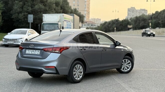 Hyundai Accent 2018, 300,000 km - 1.4 l - Bakı