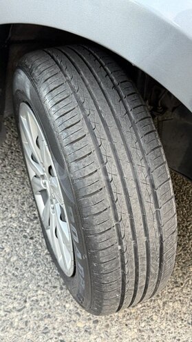Hyundai Accent 2018, 300,000 km - 1.4 l - Bakı