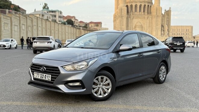 Hyundai Accent 2018, 300,000 km - 1.4 l - Bakı