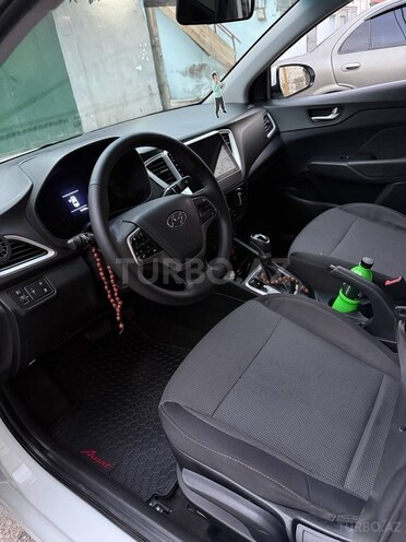 Hyundai Accent 2018, 104,407 km - 1.4 l - Bakı