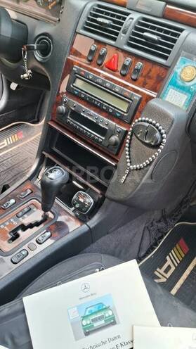 Mercedes E 240 1998, 341,000 km - 2.4 l - Bakı