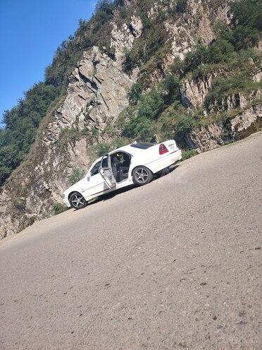 Mercedes C 200 1996, 166,967 km - 2.0 l - Tovuz