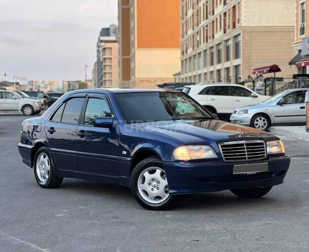 Mercedes C 220 2000, 386,000 km - 2.2 l - Sumqayıt