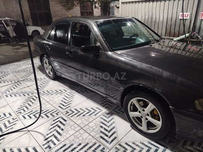 Mercedes C 220 1994, 345,880 km - 2.2 l - Yevlax