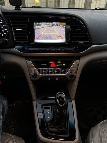 Hyundai Elantra 2017, 250,253 km - 2.0 l - Bakı
