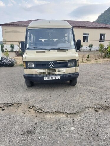 Mercedes 208 D 1990, 400,000 km - 2.2 l - Astara