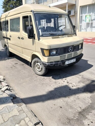 Mercedes 208 D 1990, 400,000 km - 2.2 l - Astara