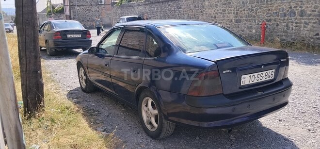 Opel Vectra 1996, 360,000 km - 2.0 l - Şəki