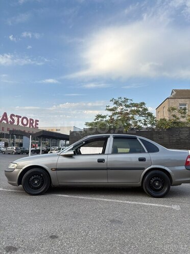 Opel Vectra 1997, 442,000 km - 1.6 l - Bakı