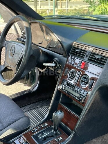 Mercedes C 200 1995, 397,000 km - 2.0 л - Masallı