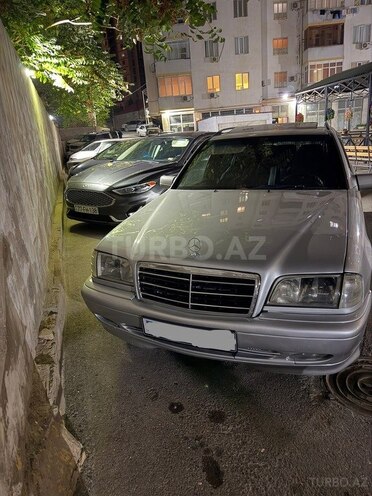 Mercedes C 220 2000, 452,369 km - 2.2 l - Bakı