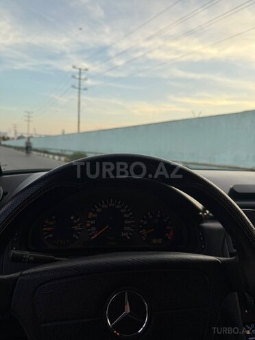 Mercedes E 230 1997, 180,000 km - 2.3 l - Bakı