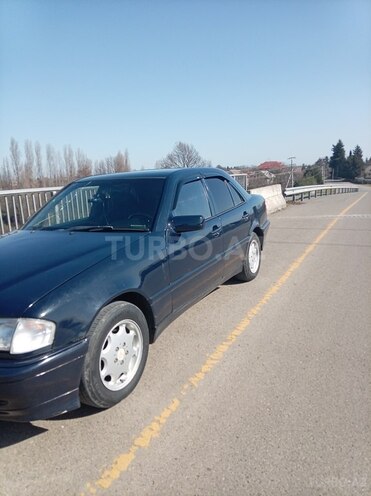 Mercedes C 220 1995, 280,000 km - 2.2 l - Lənkəran
