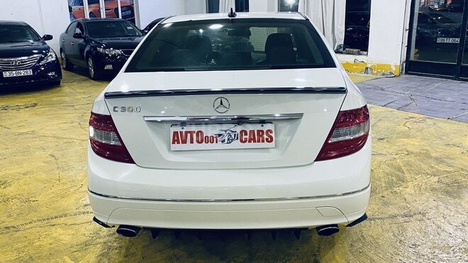 Mercedes C 300 2011, 196,385 km - 3.0 l - Sumqayıt