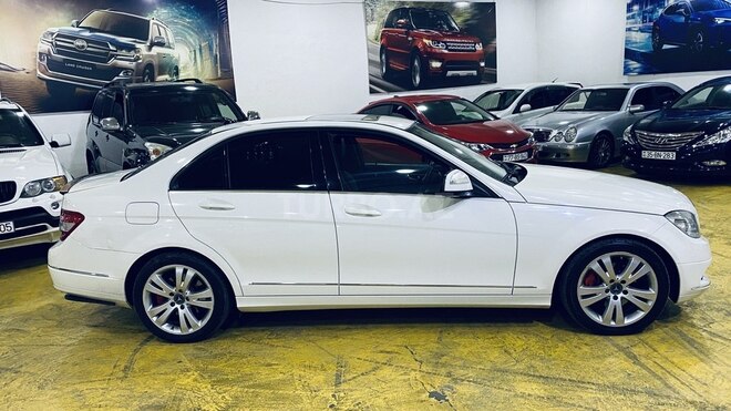 Mercedes C 300 2011, 196,385 km - 3.0 l - Sumqayıt