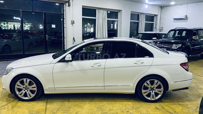 Mercedes C 300 2011, 196,385 km - 3.0 l - Sumqayıt